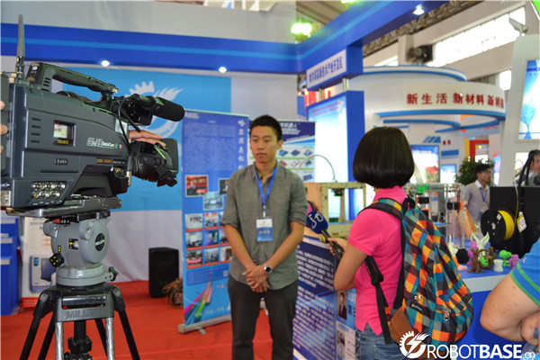 奥松机器人3D打印工程师正在接受黑龙江电视台采访