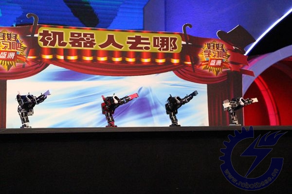 哈尔滨奥松机器人为东南卫视好好学习跳的机器人去哪儿群舞